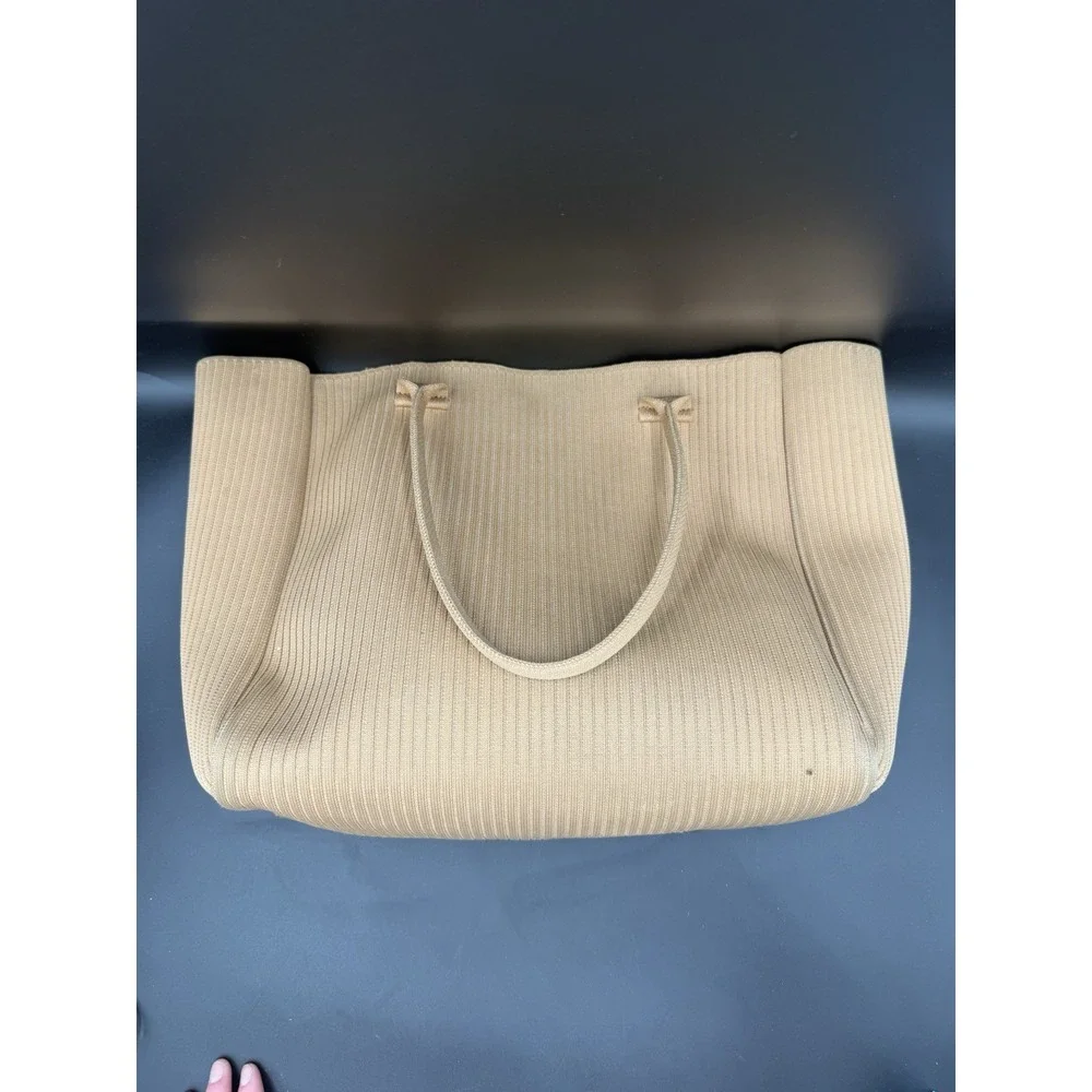 VIVAIA Maia The Essential Tote Bag Rib Knit W/ Pouch Khaki Brown Recycled 10L